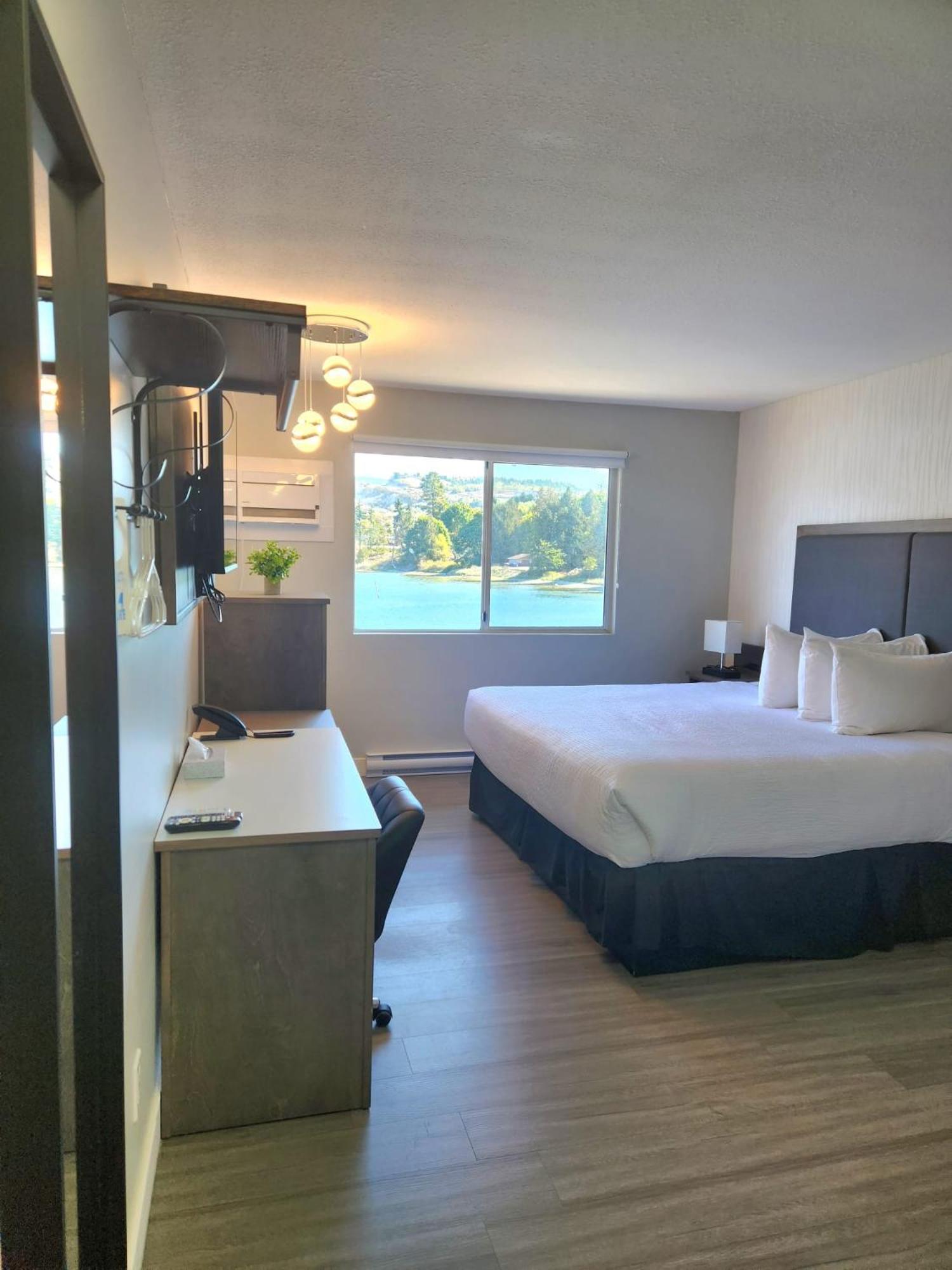 Motel The Spot At Porpoise Bay Sechelt Exterior foto