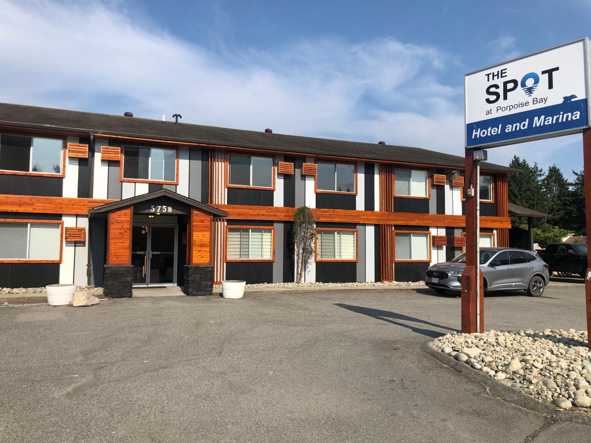 Motel The Spot At Porpoise Bay Sechelt Exterior foto